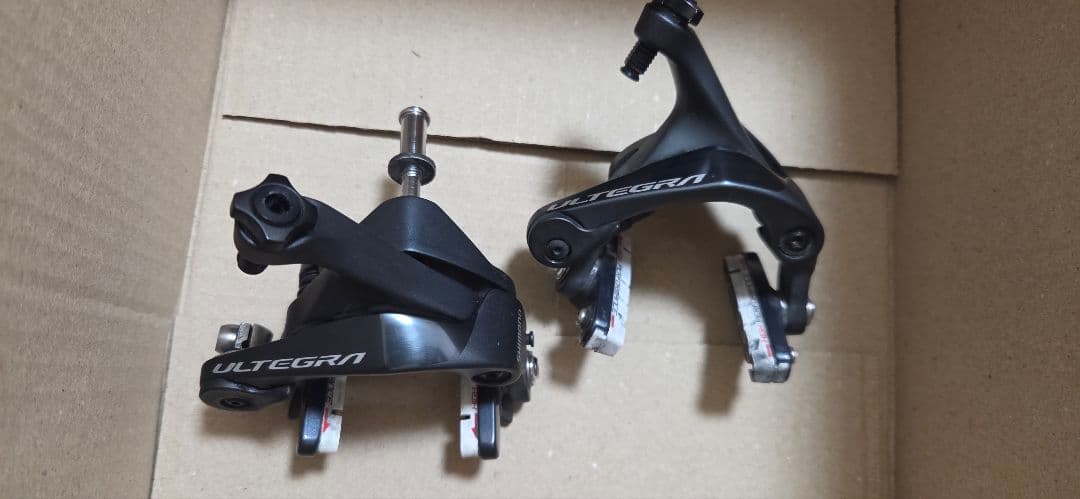 ULTEGRA R8000 キャリパーブレーキ　前後セット