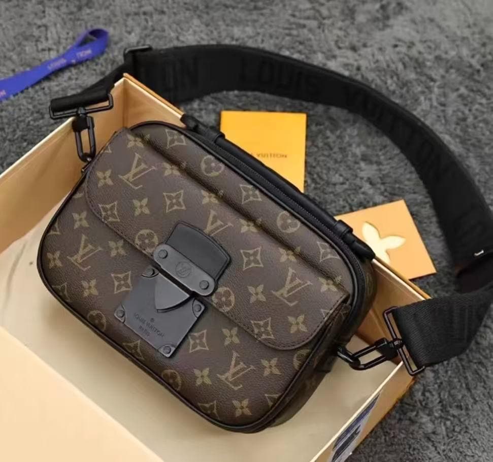 状態良好 ✨モノグラム ボディバッグ m45806