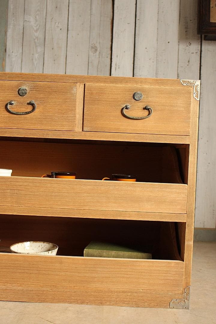 古い木製の引き出し5杯　チェスト　桐箪笥 昭和レトロ　古家具　古民家　時代家具