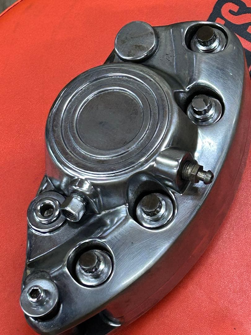 ショベル ブレーキキャリパー