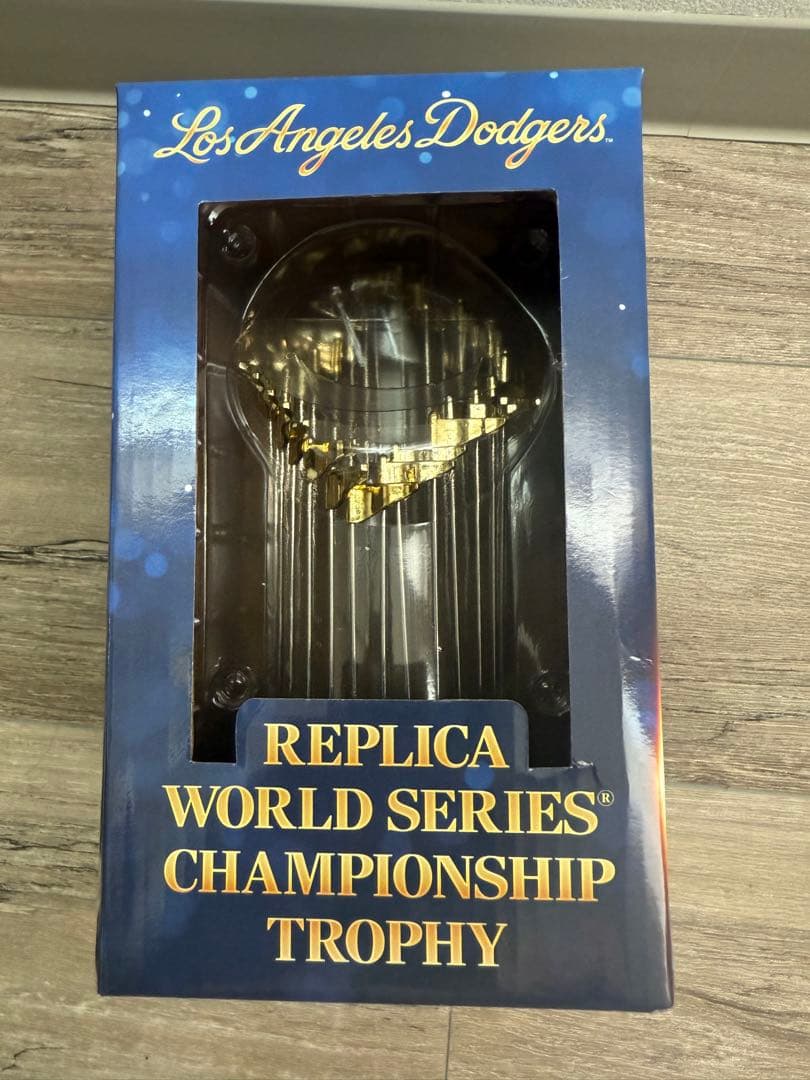 ドジャース　ワールドシリーズ　チャンピオントロフィー