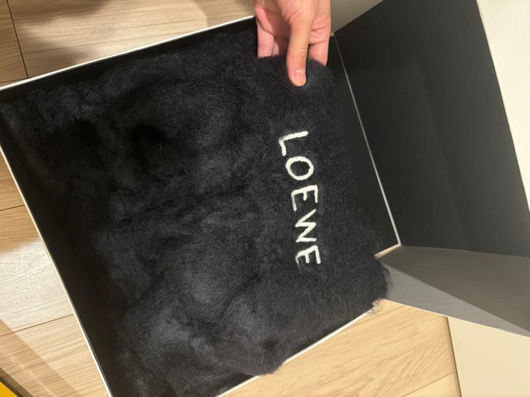 Loewe muffler logo ロエベ　ロゴマフラー