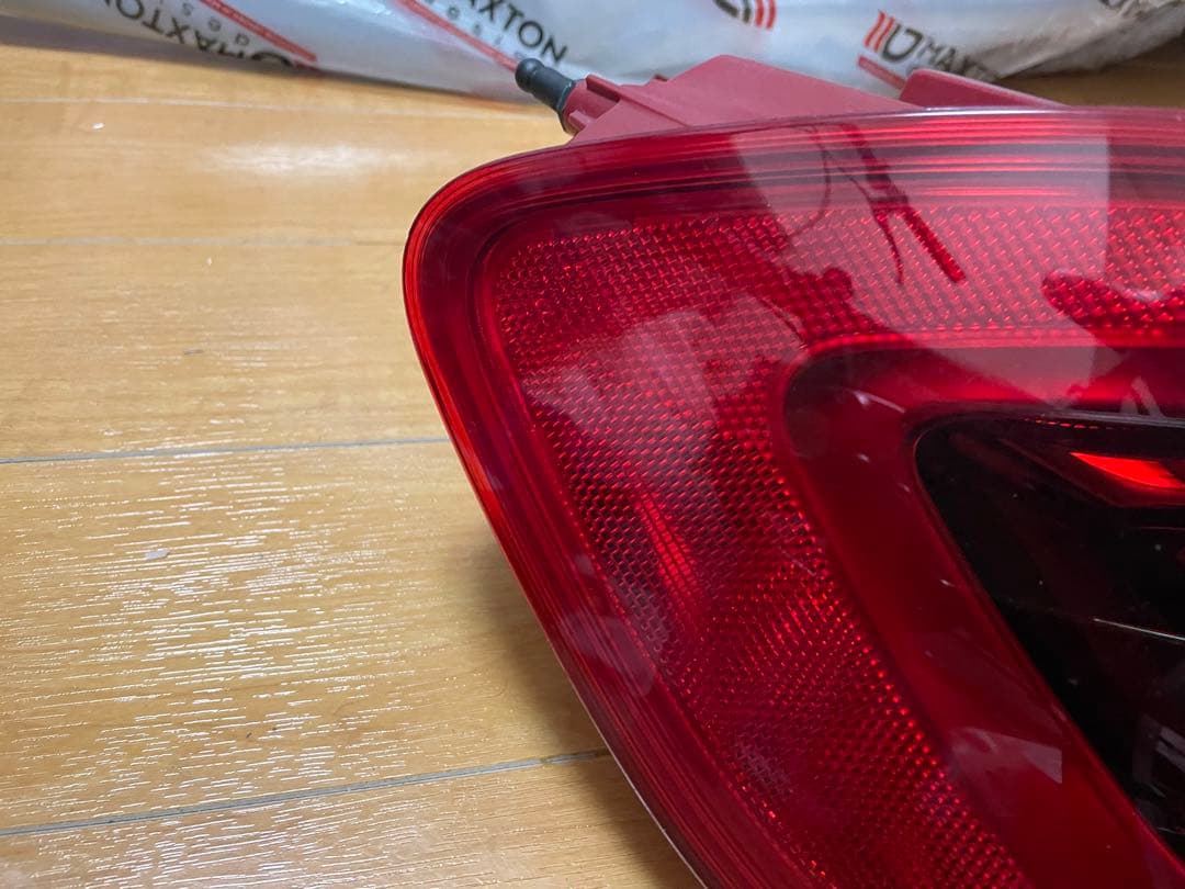 ポルシェ 981ケイマン 純正テールライト 点灯確認済み