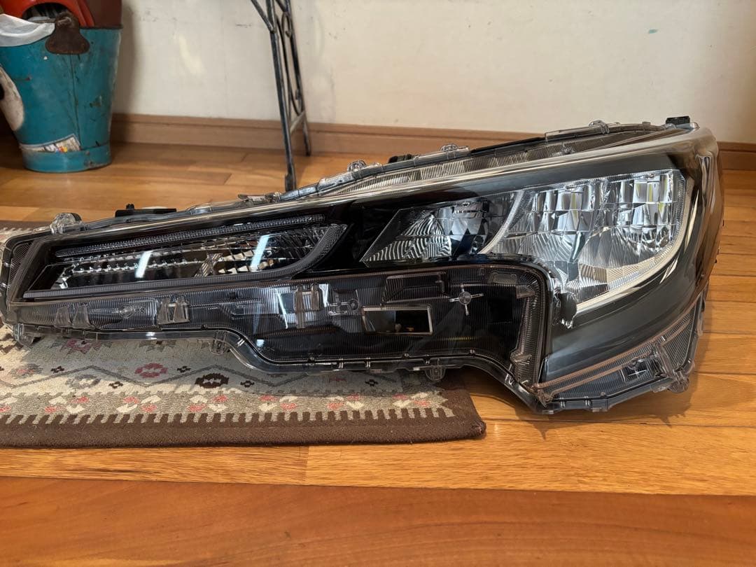 左LEDヘッドライト　カローラ、ツーリング