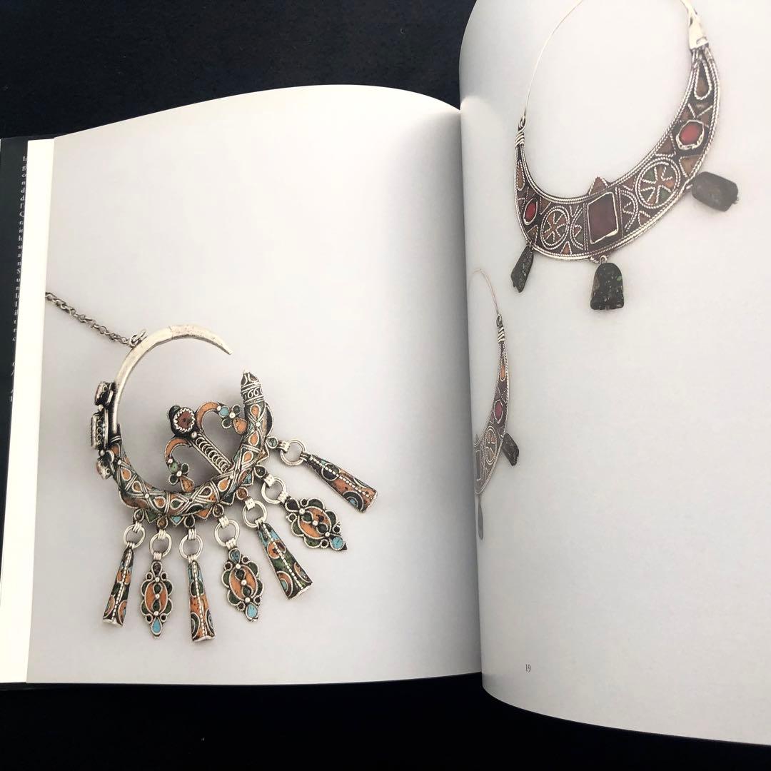イヤリング ジェリーの世界 写真集「Orecchini etnici」Skira