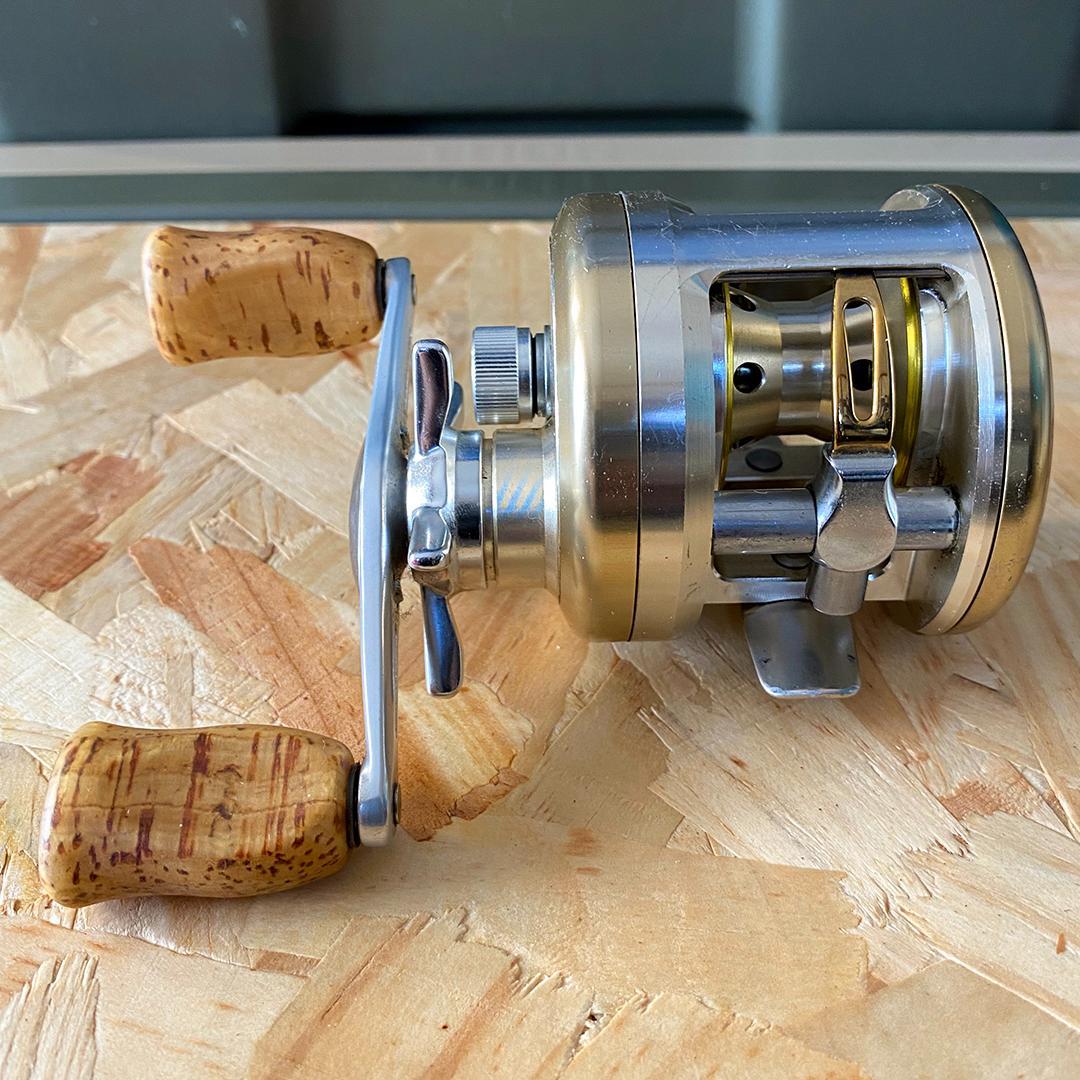 ダイワ『ミリオネア』CV-Z 203（右巻き）