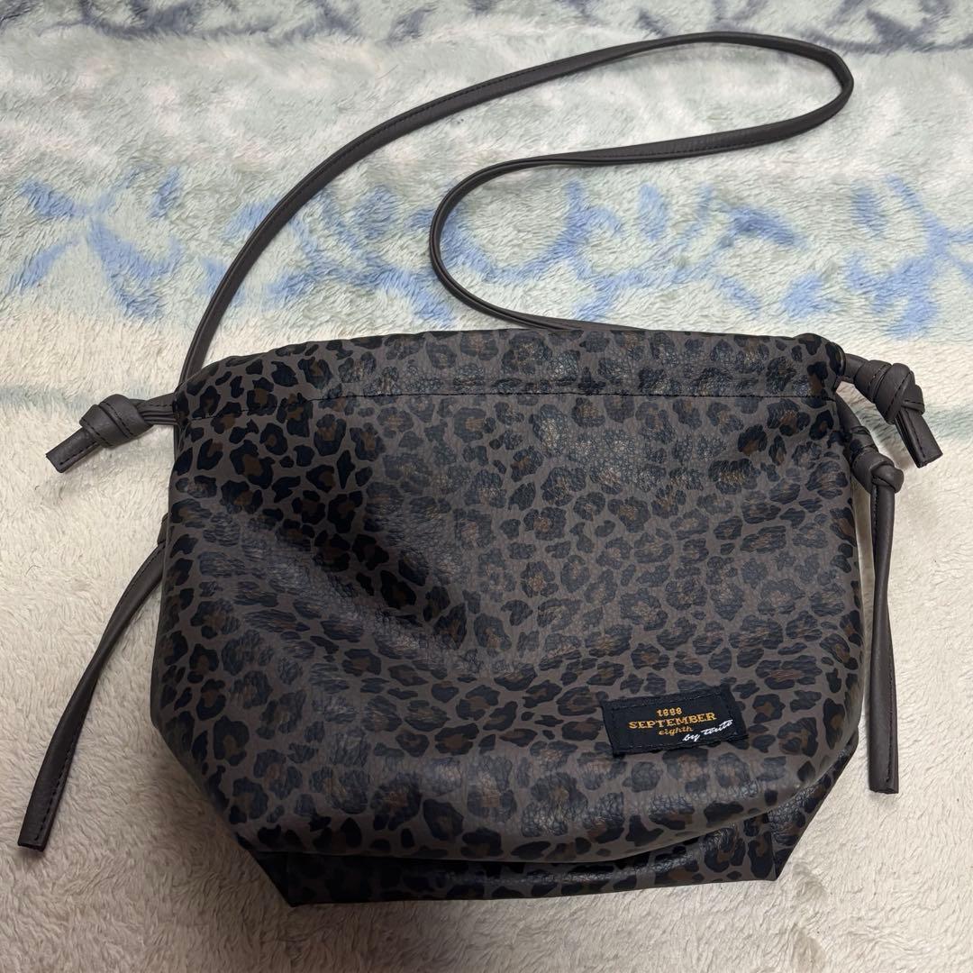 コブクロ　九月八日　ドローストリングバッグ　茶色　豹柄