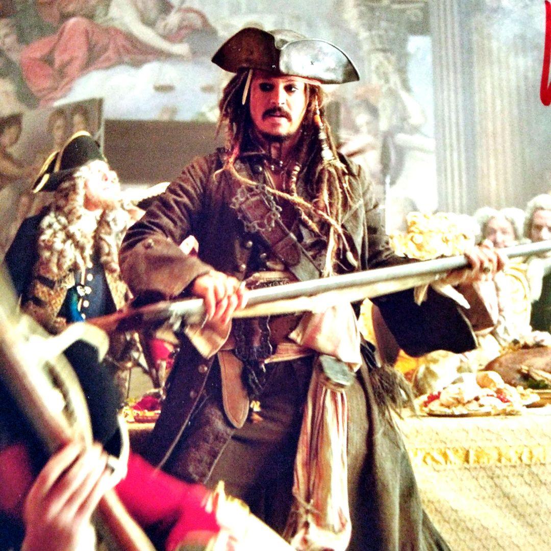 ジョニー・デップ直筆サイン入り大型写真…パイレーツ・オブ・カレビアン 10