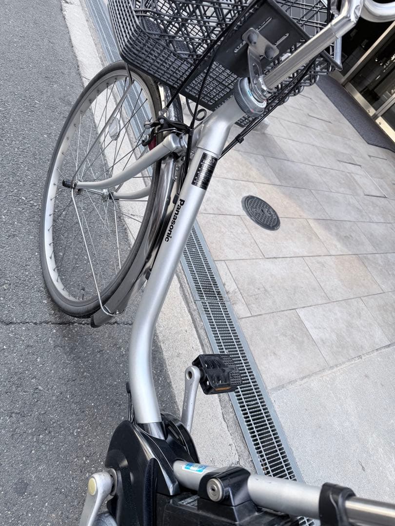 大阪府　Panasonic 電動アシスト自転車 シルバー　26インチ
