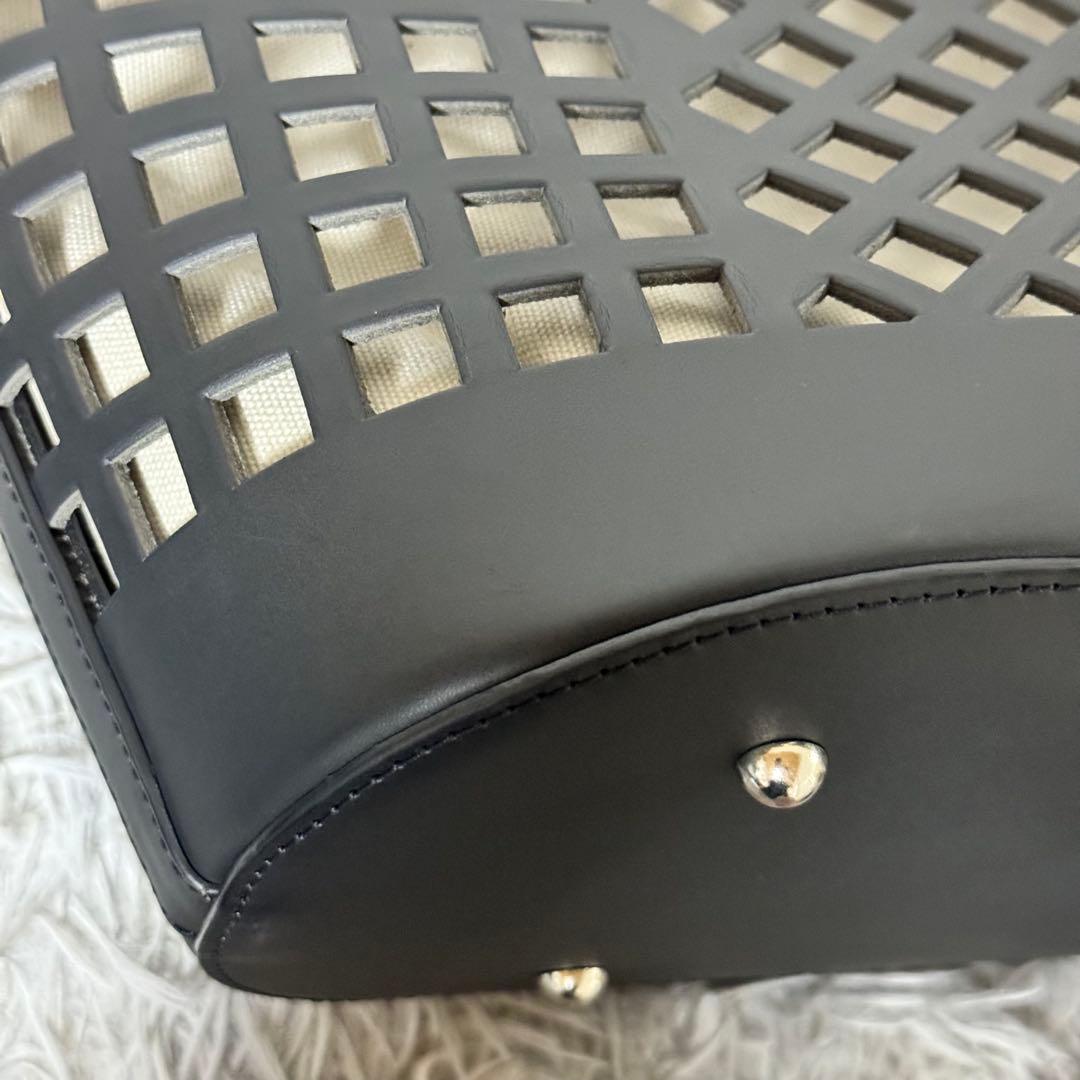 未使用級✨HEREU へリュー　カットアウトバッグ　コルマド　レザー　ブラック