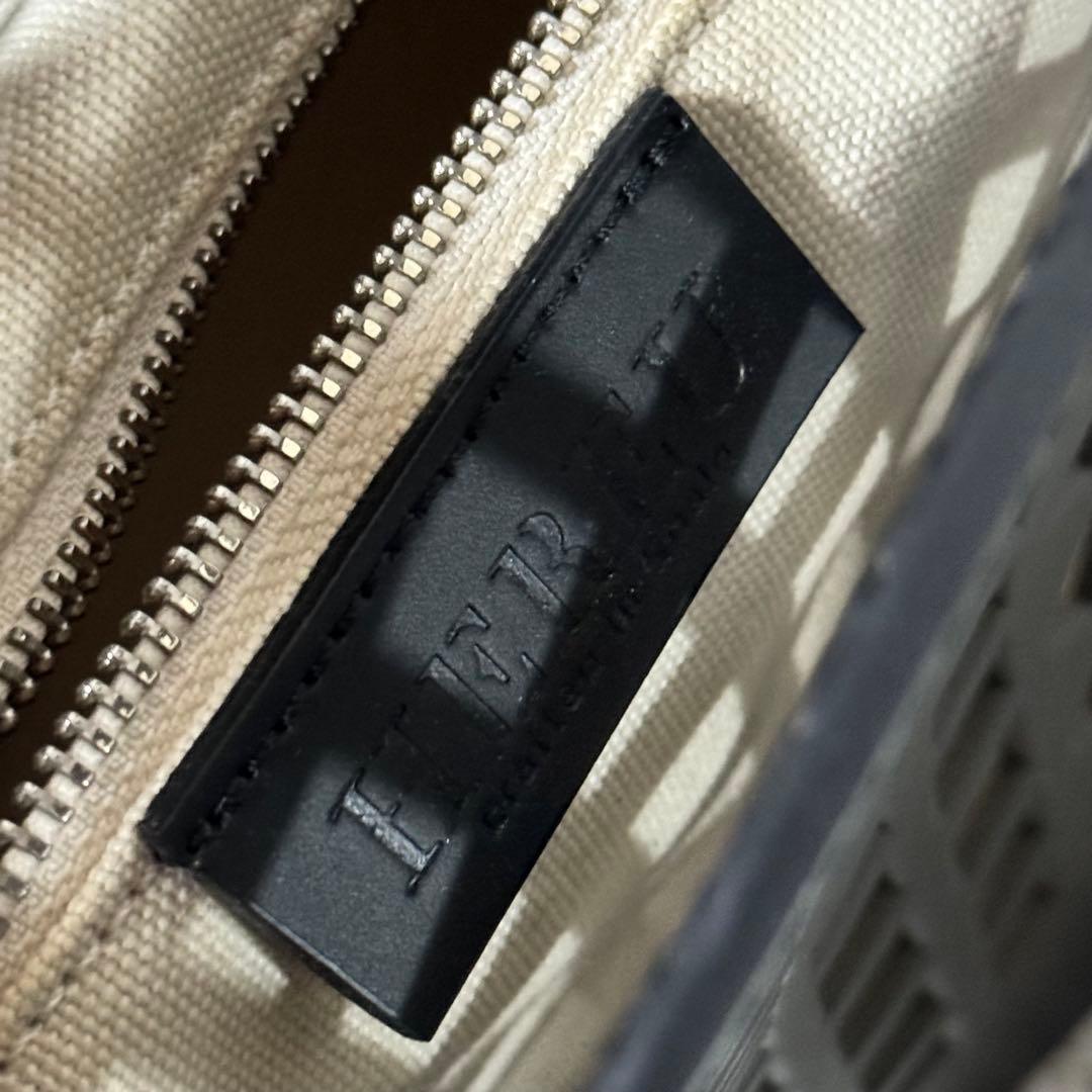 未使用級✨HEREU へリュー　カットアウトバッグ　コルマド　レザー　ブラック