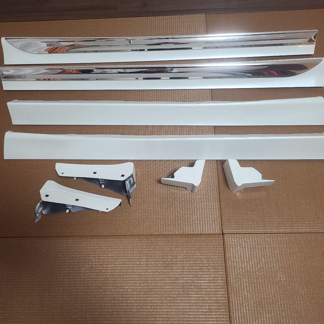 30　アルファード　ヴェルファイア　サイドマッドガード　メーカー不明メッキモール