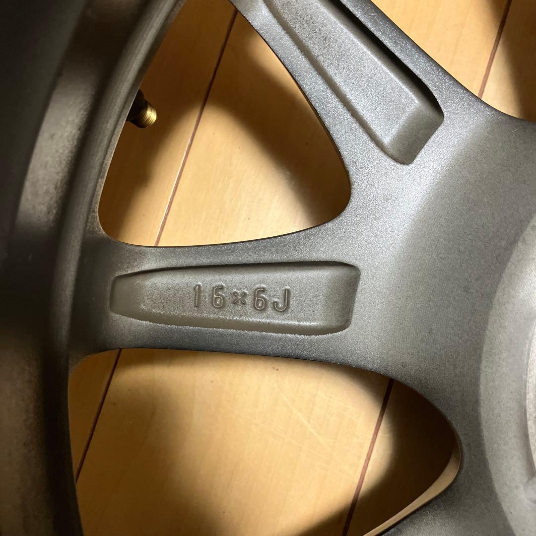 ヤリス　純正　アルミホイール　16インチ　送料込み！！