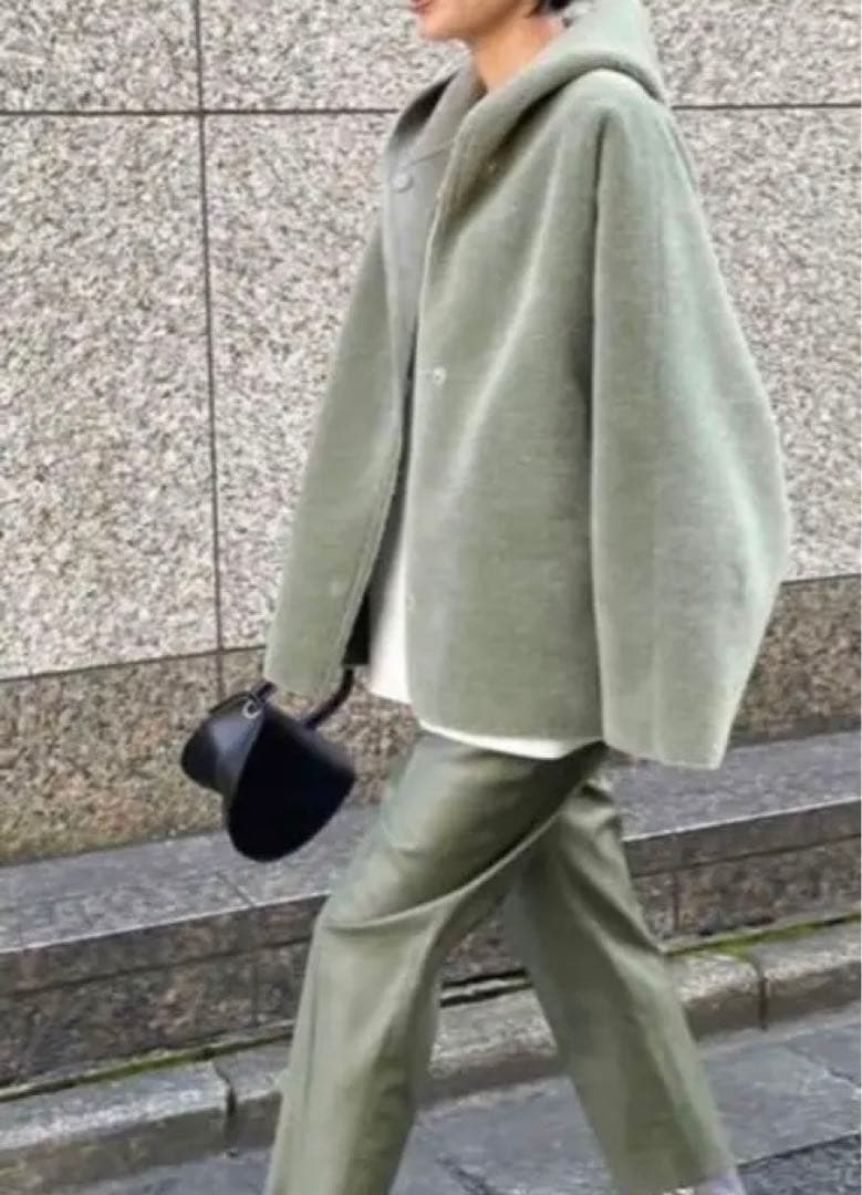 本日出品終了です。 スタニングルアー　フェイクムートンフーディ　ファー