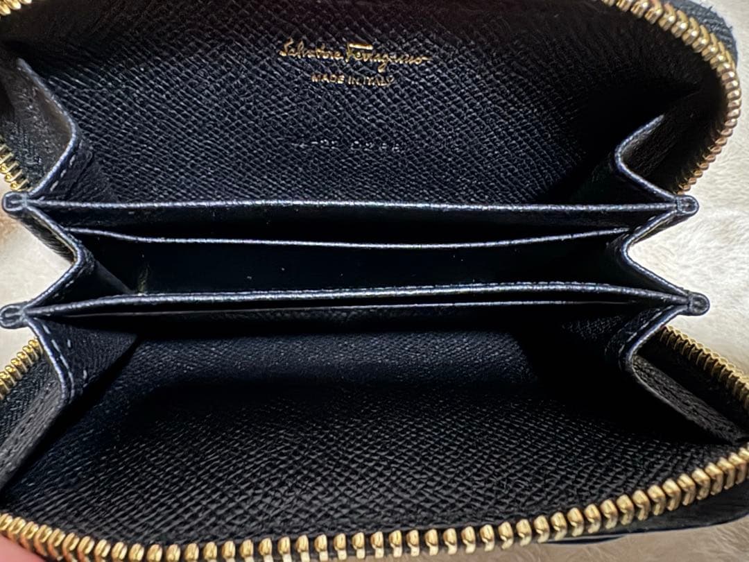 フェラガモ ヴァラリボン☆美品 2025.5月購入 お値下不可の最終価格⭕️