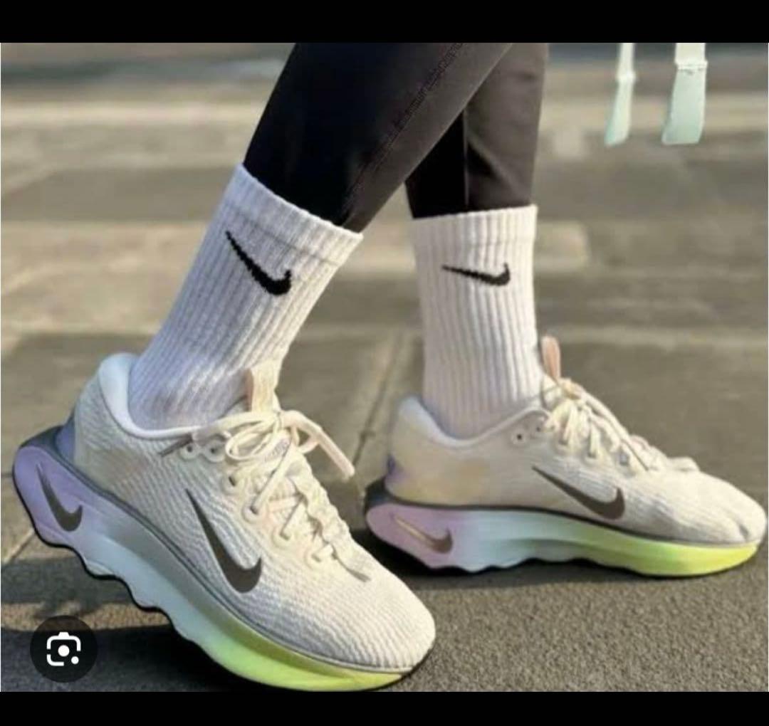 NIKE モティバ SE 24cm