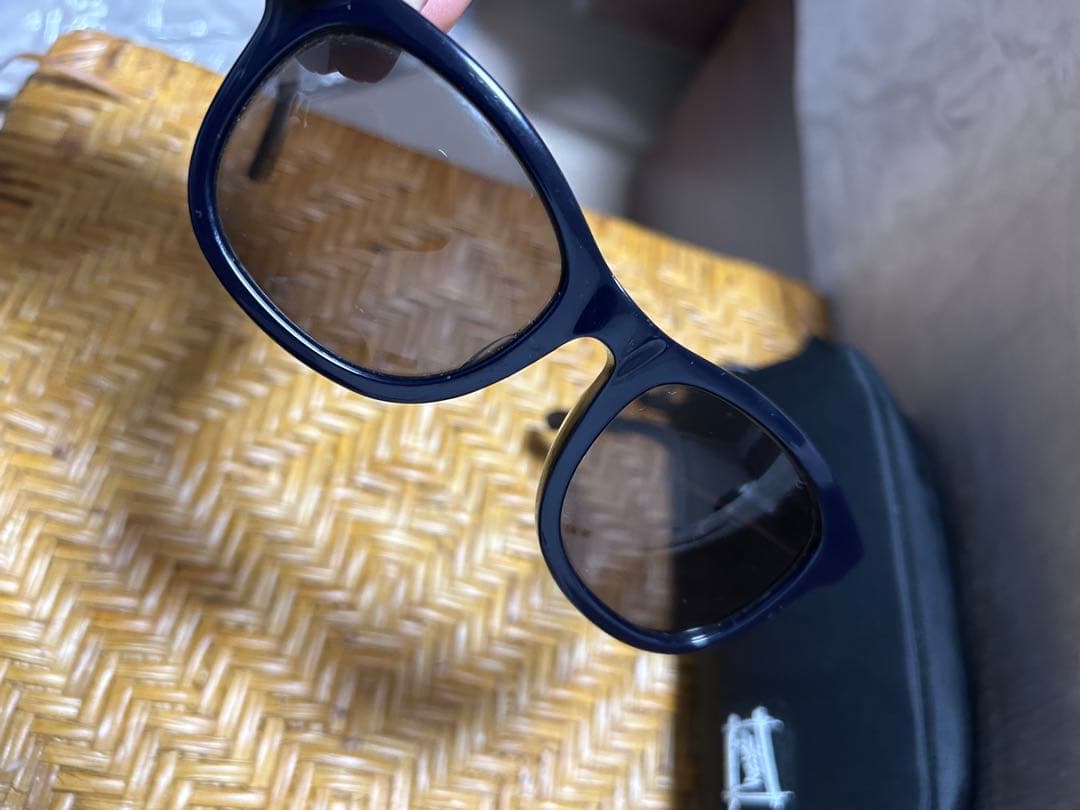 STUSSYネイビー 偏光レンズ サングラス ケース付き