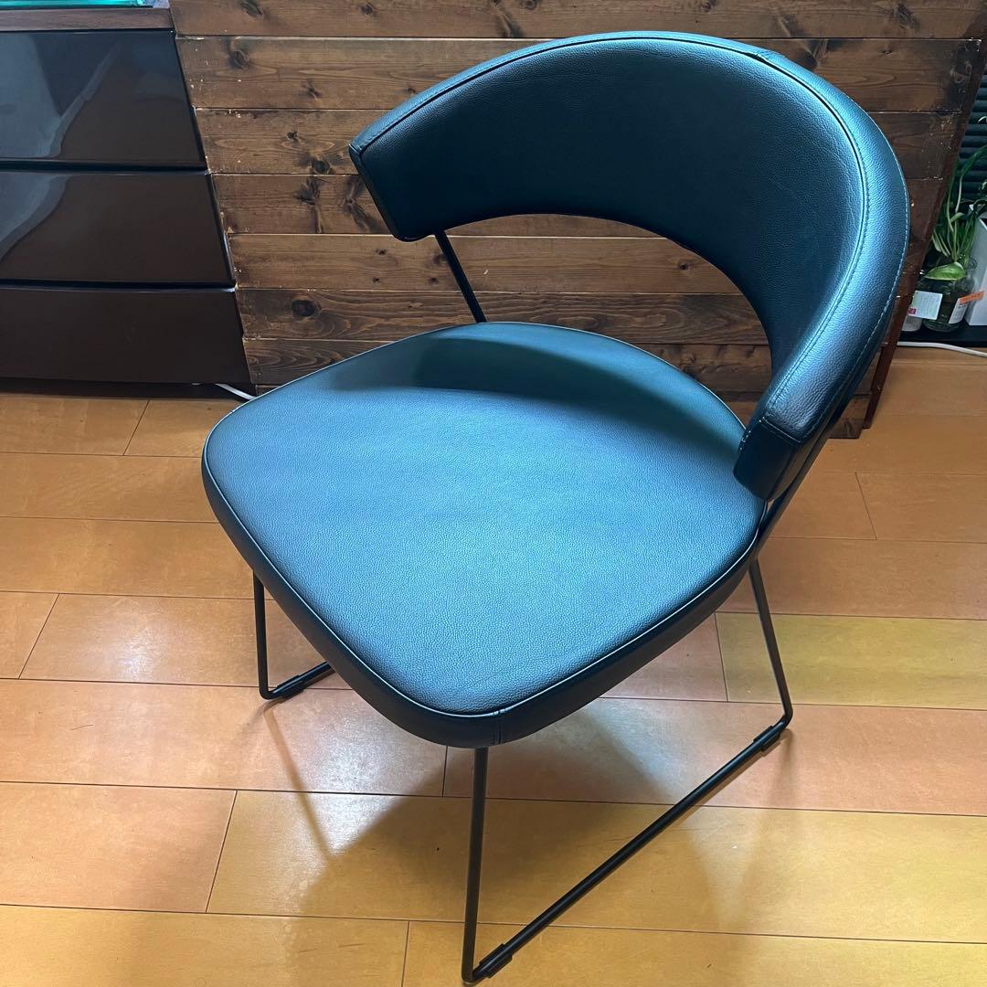 【美品】カリガリス　コヌビア　ニューヨーク　チェア　本革　ブラック　2024年製