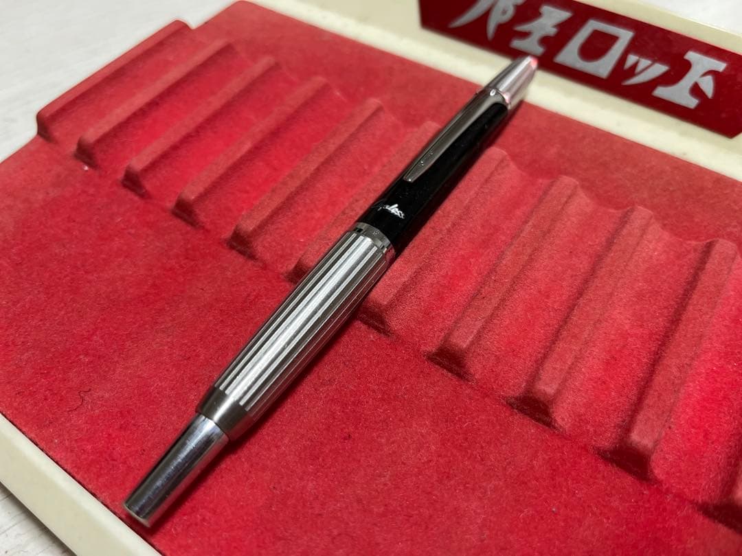 pilot キャップレス 白蝕刻 F