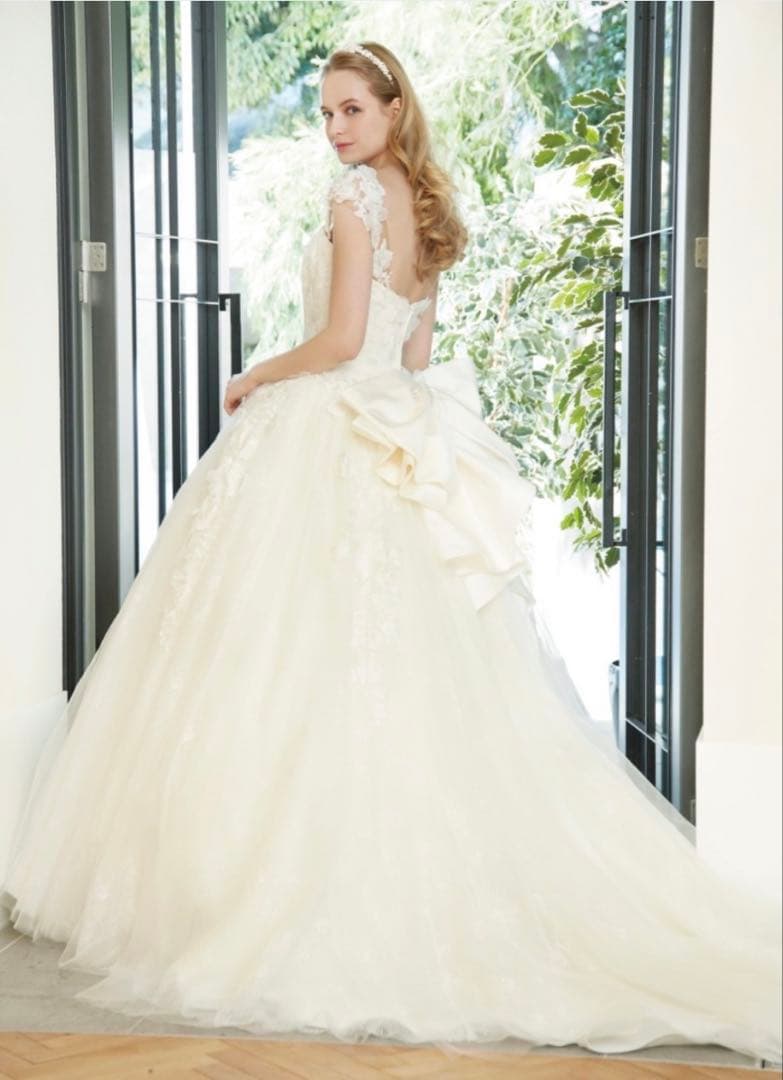 【美品】ウェディングドレス Barbie フラワーレース