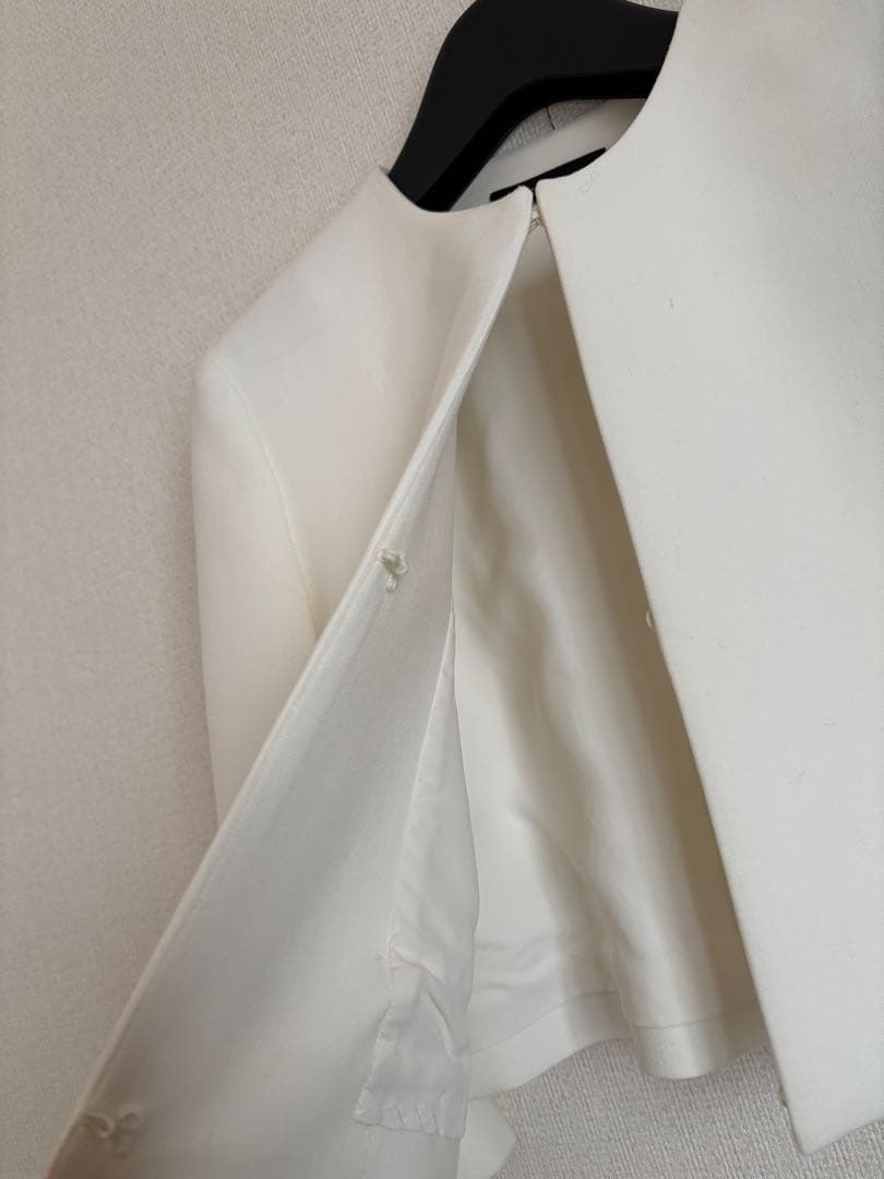 ヨーコチャン ノーカラージャケット　フレアスリーブ　36