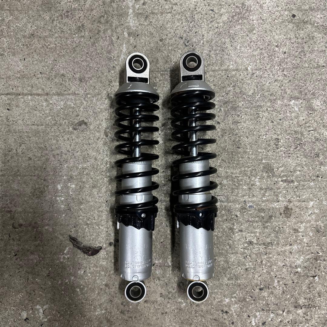 カヤバ　KYB リアサスペンション