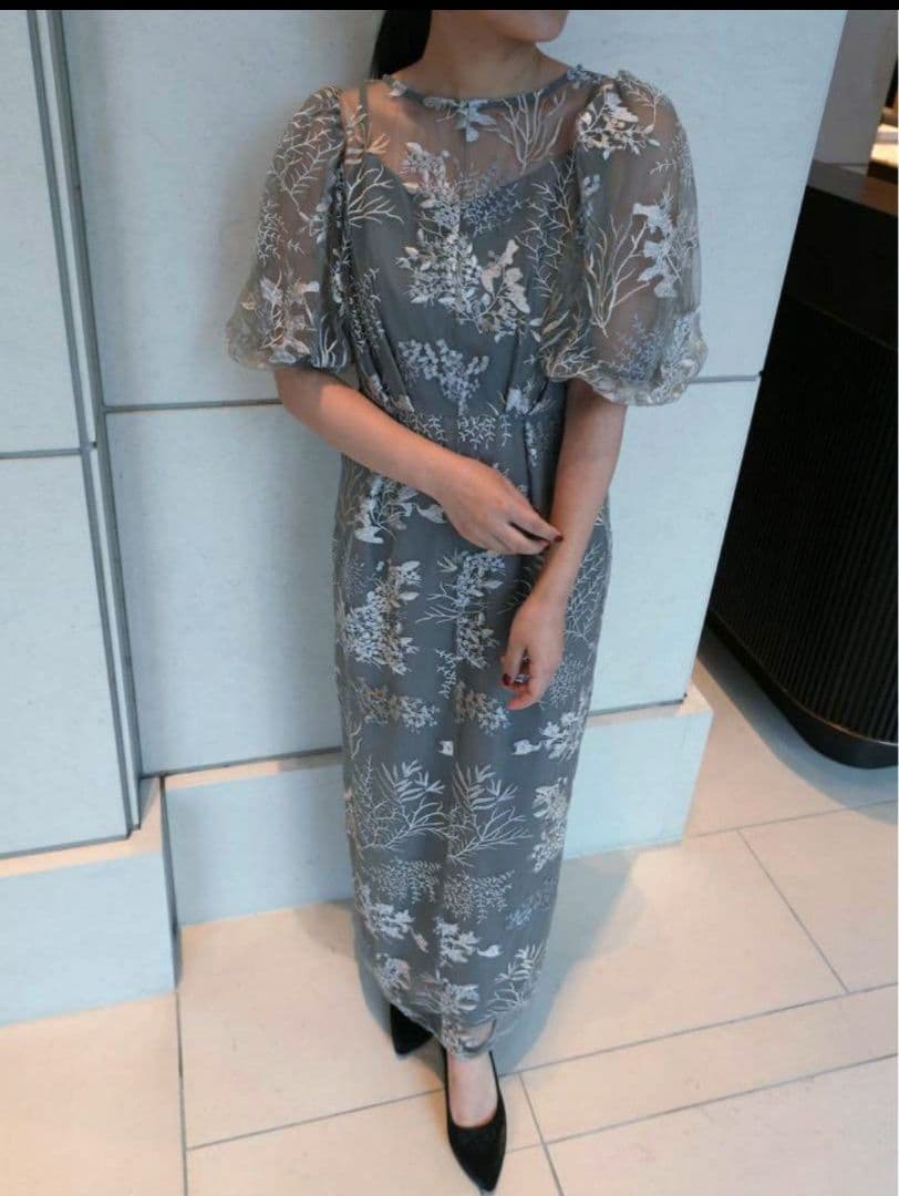 試着のみ　niana フラワー刺繍レースペンシルドレス 花柄　グレー　M