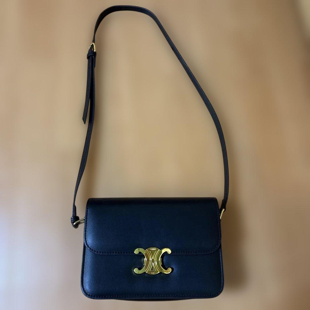 ブラック　レザー　ショルダーバッグ