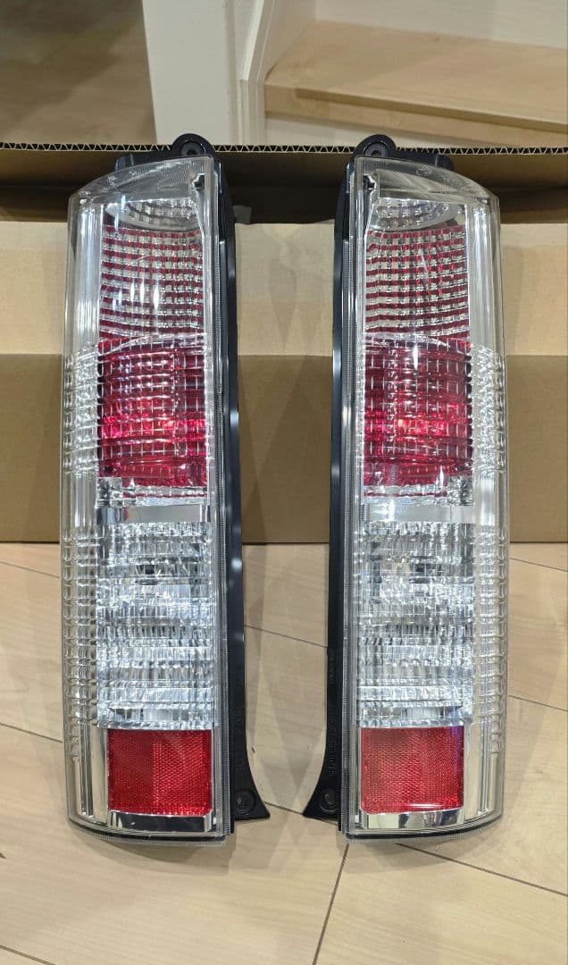 エブリィワゴン純正テールランプ　2個セット