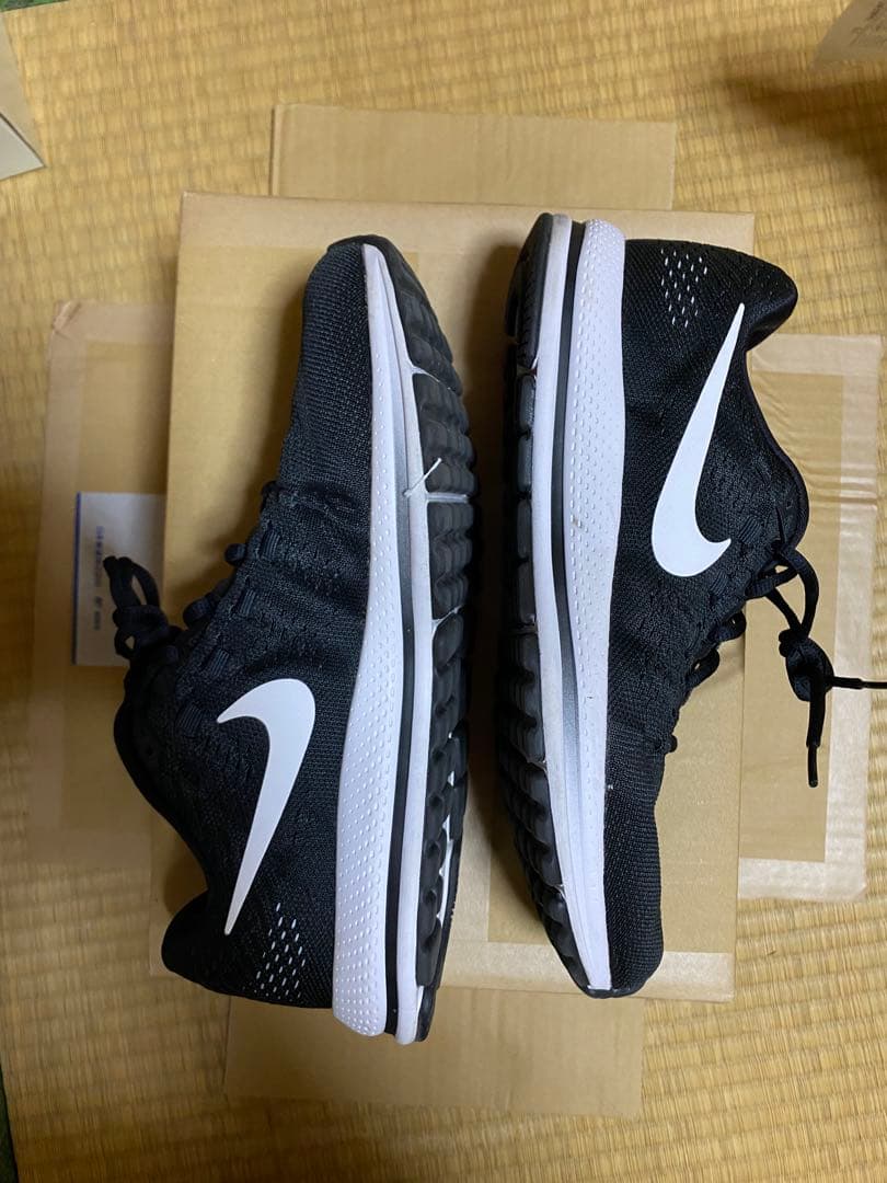 ナイキ　エアズームボメロ12 ブラック