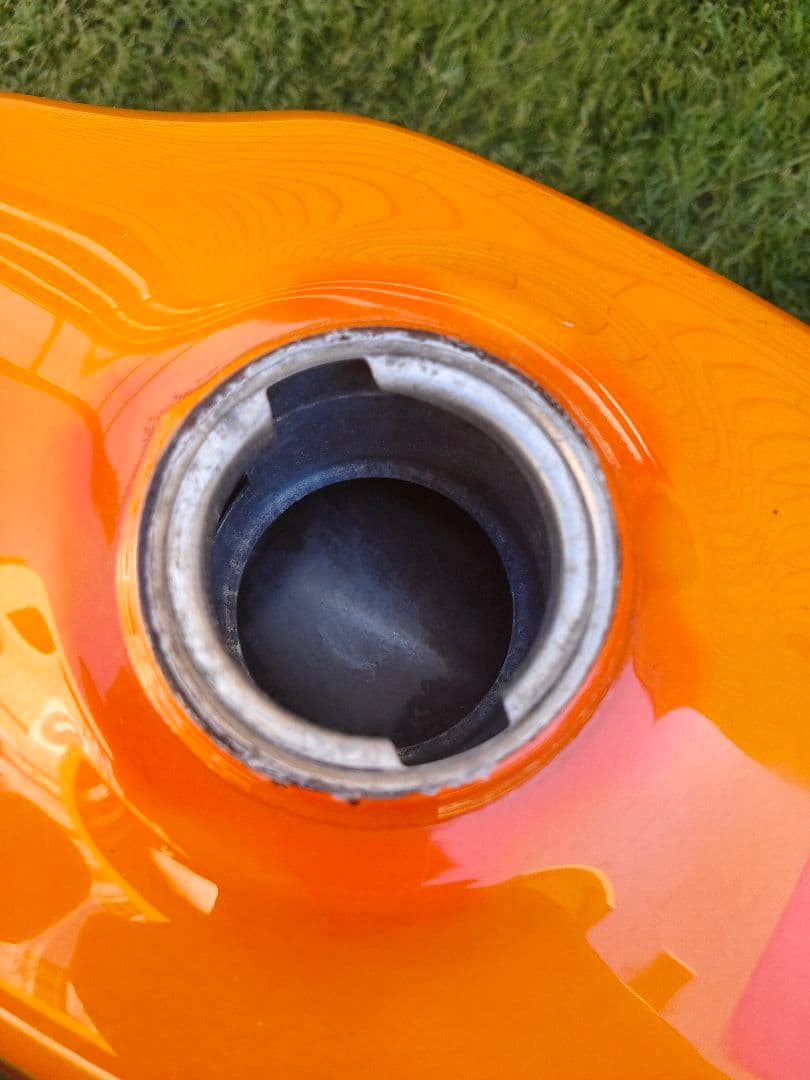 スズキ グラストラッカー ビックボーイ 純正 チェッカーフラッグ タンク