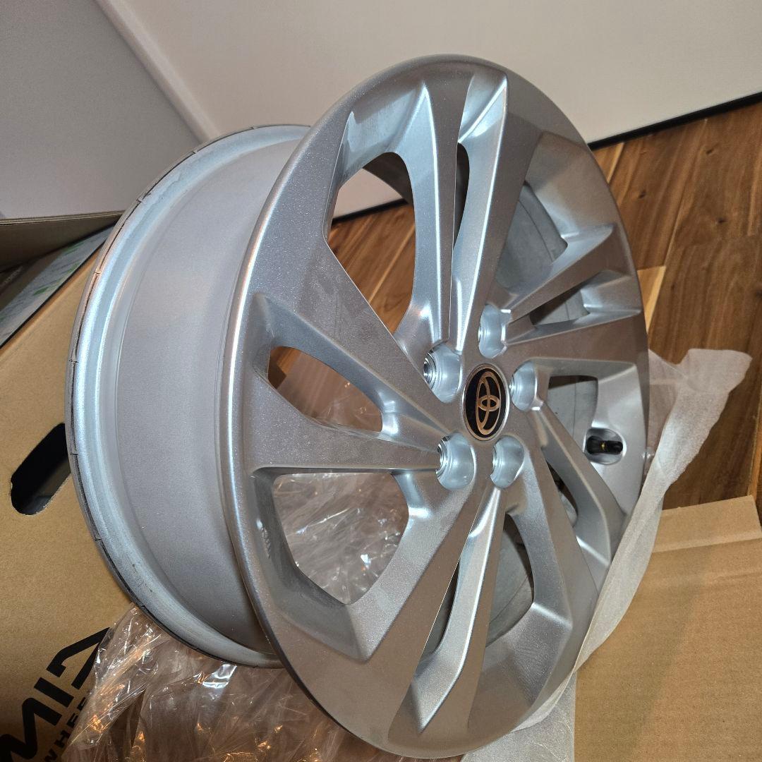 トヨタライズ　ハイブリッド 16インチ ホイール