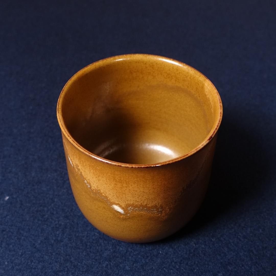 高取焼宗家 十一代 高取静山 秀逸作 高取筒茶碗 共箱 茶道具