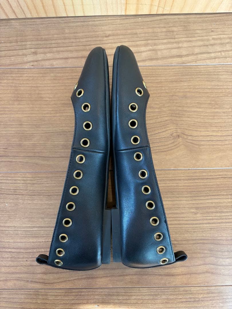 【y⭐︎y.】COACH アイレットデザイン フラットシューズ ブラック