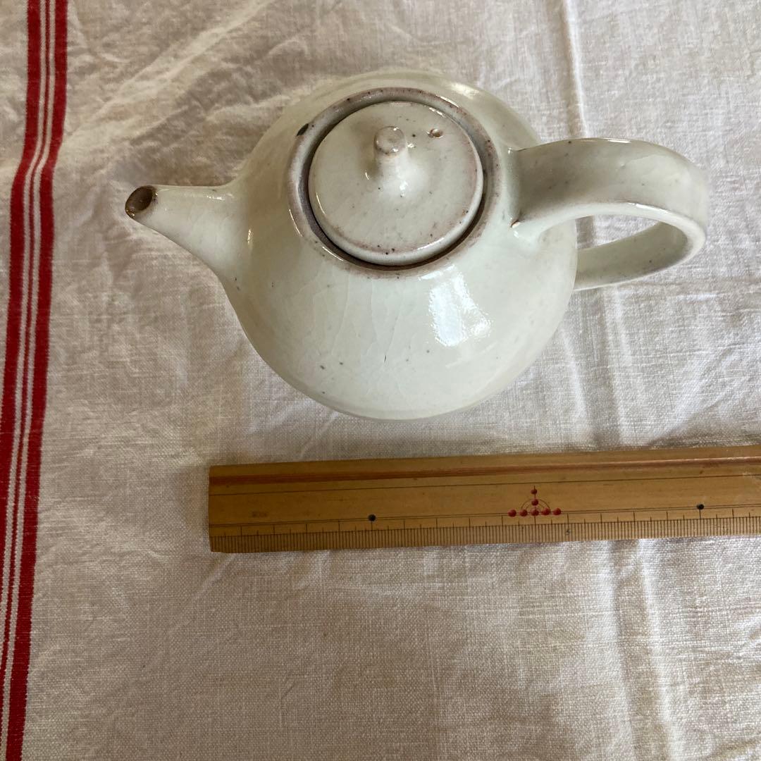 花岡隆・白い丸型ポット 蓋付き