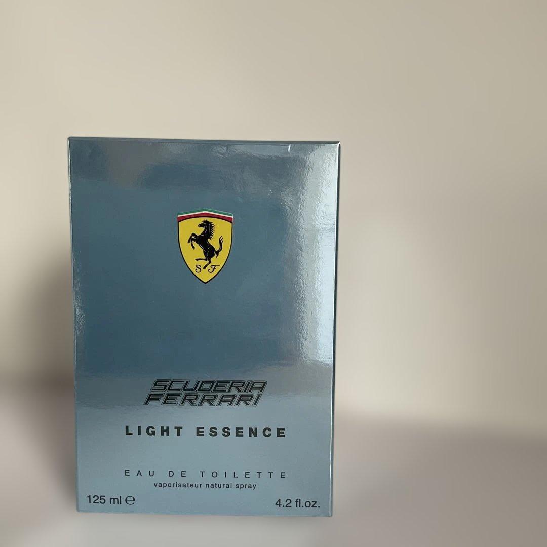 231　スクーデリア フェラーリ ライトエッセンス オードトワレ 125ml