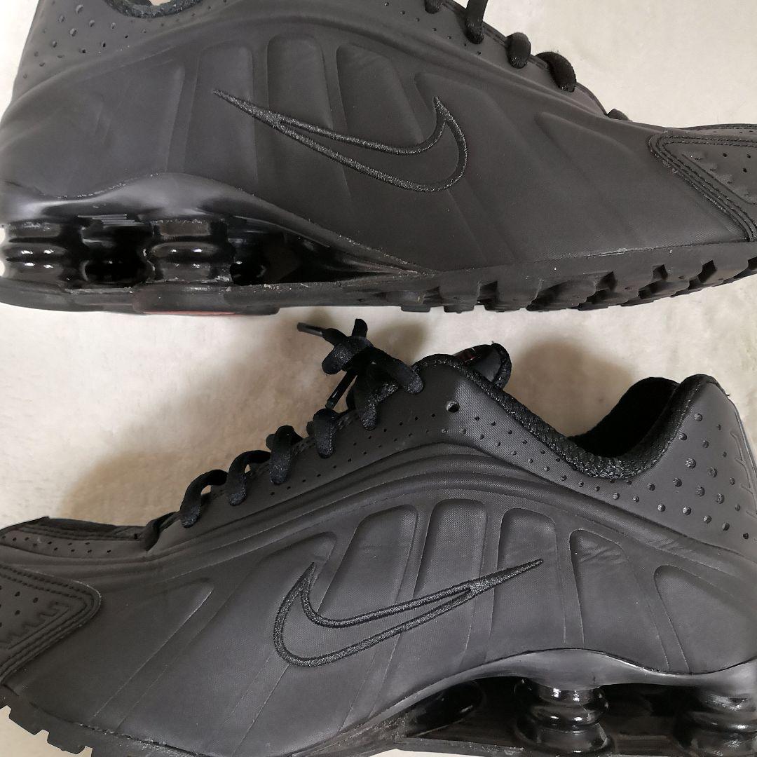 美品 ナイキ ショックスR4 オールブラック 24cm