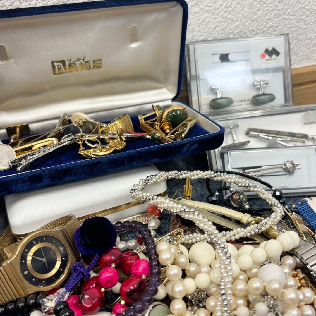 遺品整理 アクセサリー 時計 まとめ ブローチ タイピン 刻印未検品 1264