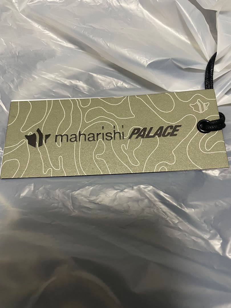 palace黒 ロゴ入り ニット帽