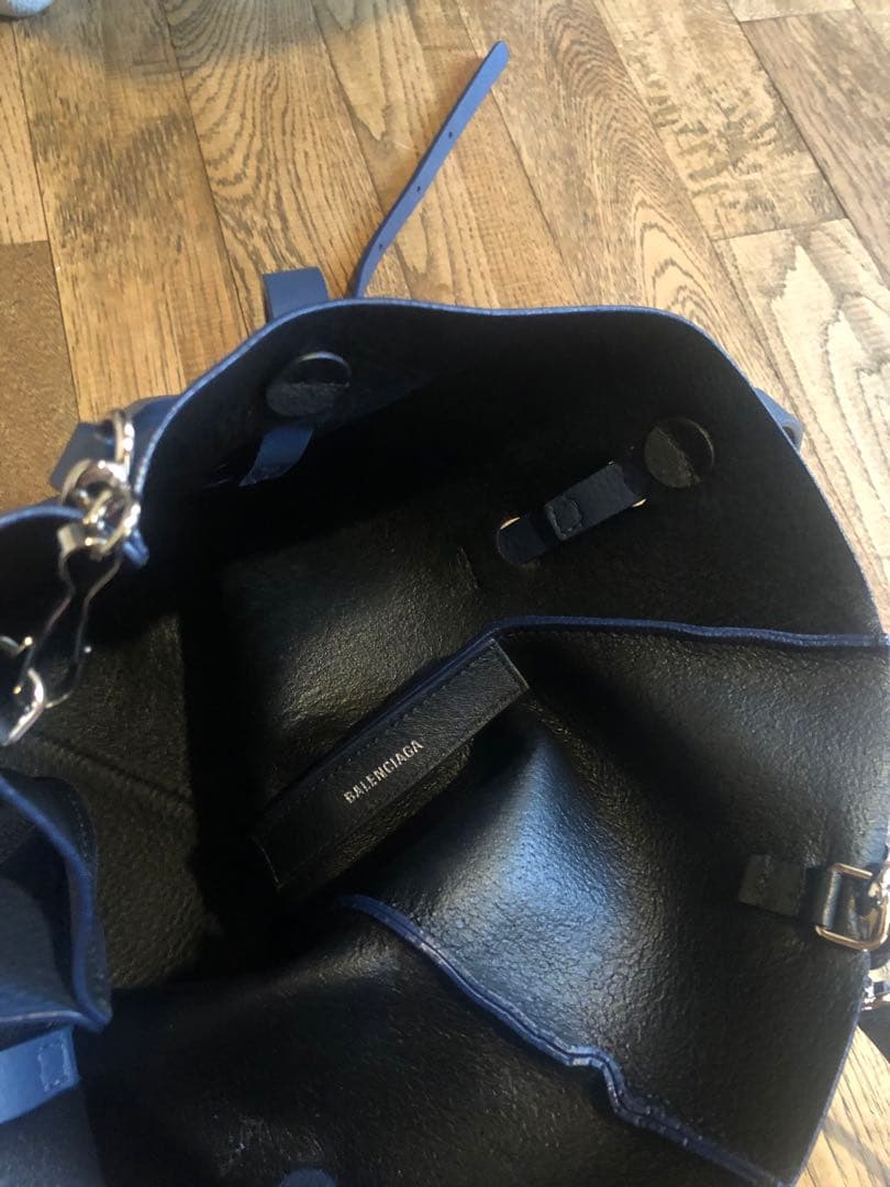 気まぐれセール　BALENCIAGA レザー ショルダーバッグ　エブリデイトート