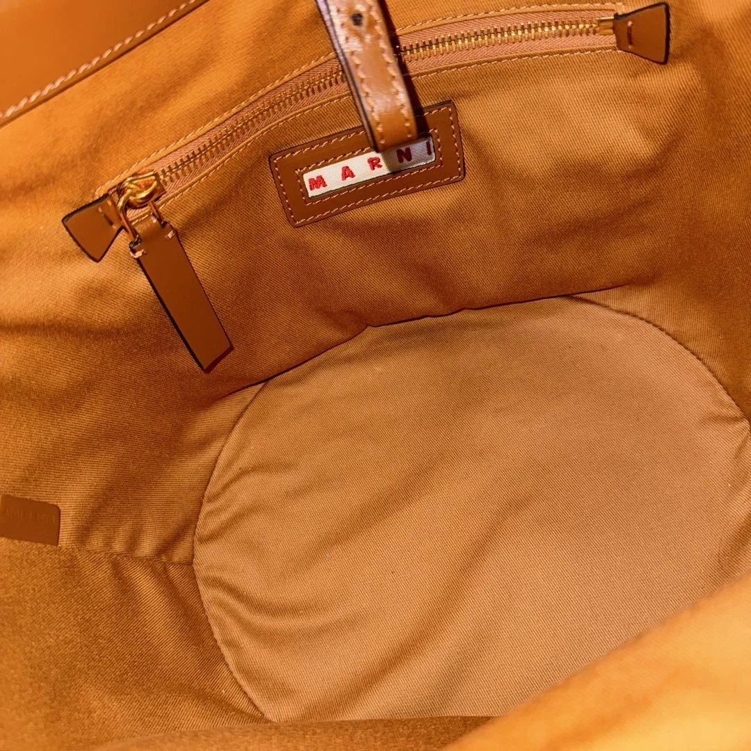 極美品 MARNI カゴバック