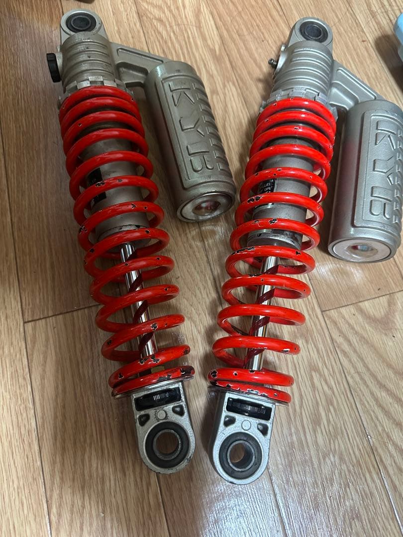 kyb サスペンションz1