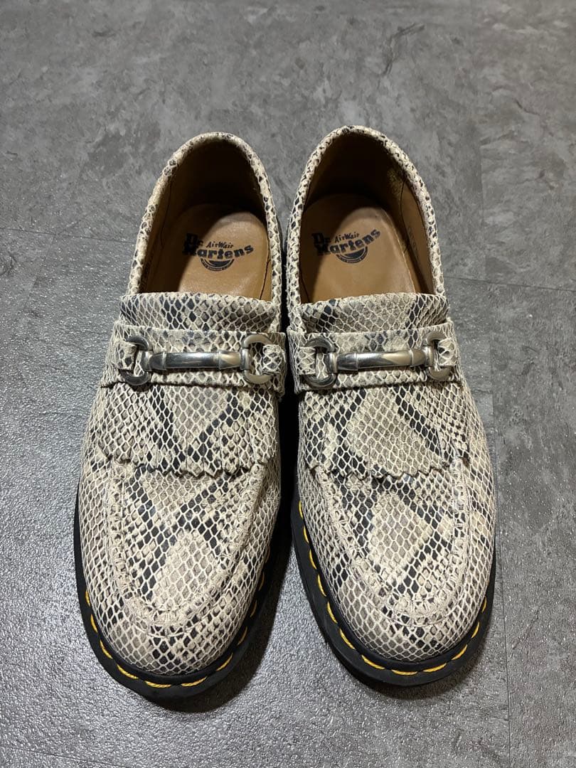 1/31までの出品《希少》Dr. Martens スネーク柄 ローファー