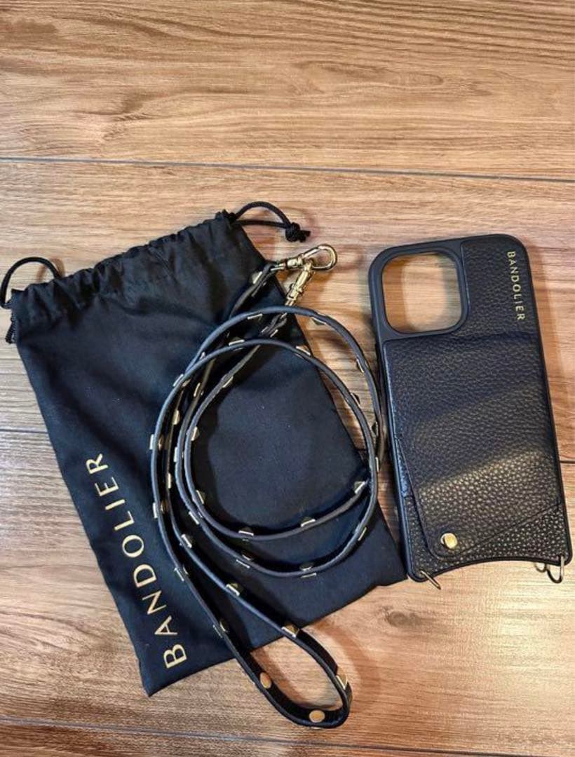 bandolier バンドリヤー　iPhone14pro