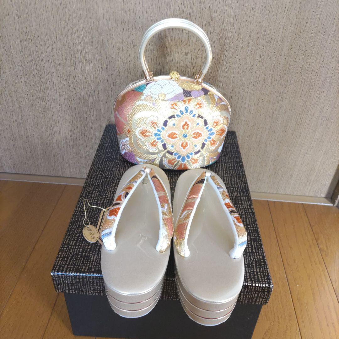 8/18まで 華やかな模様の和装用バッグと草履のセット