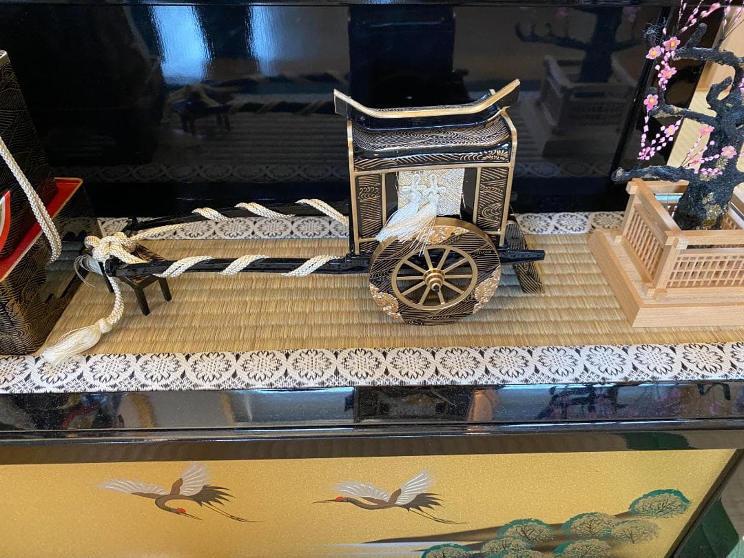 雛人形飾り 黒金　ひな壇三段飾り　人形なし