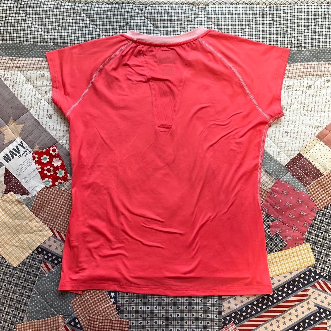 YONEX テニスウェアピンク Tシャツとベージュスカート