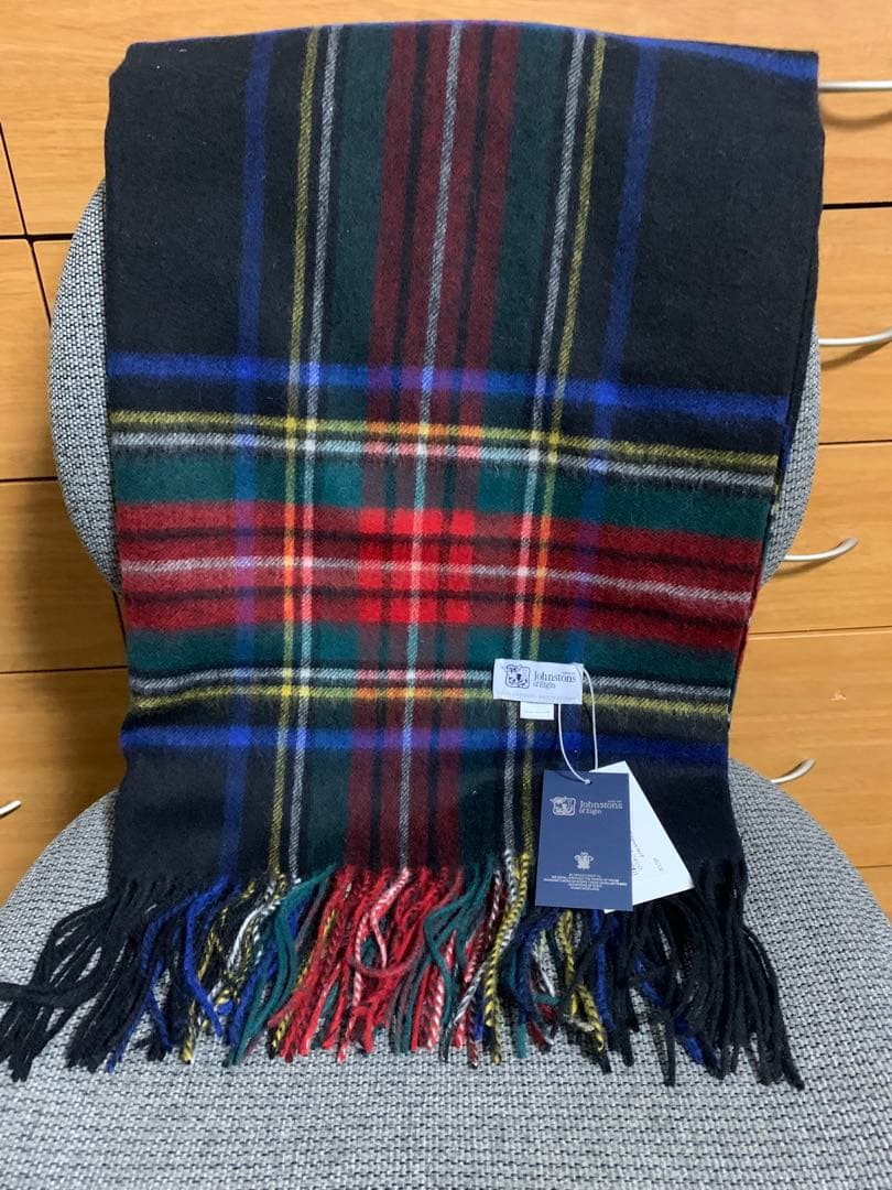 中*子様 ジョンストンズ スカーフ　ブラックスチュワートタータンチェック 大判