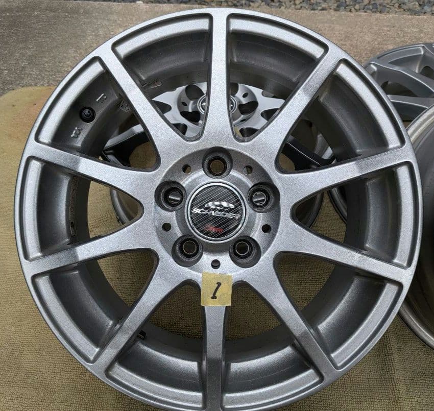 A-TECH　シュナイザー　15インチ　PCD100　5穴　プリウス等