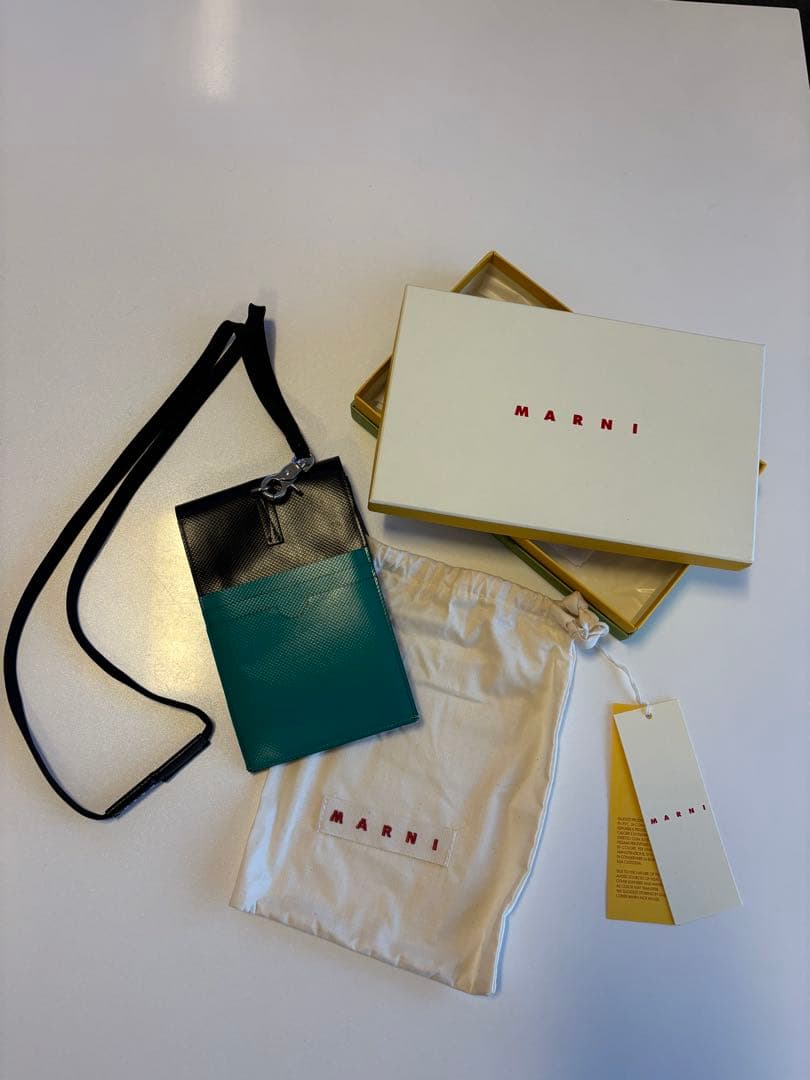 MARNI レザーショルダーバッグ ブラック ターコイズ